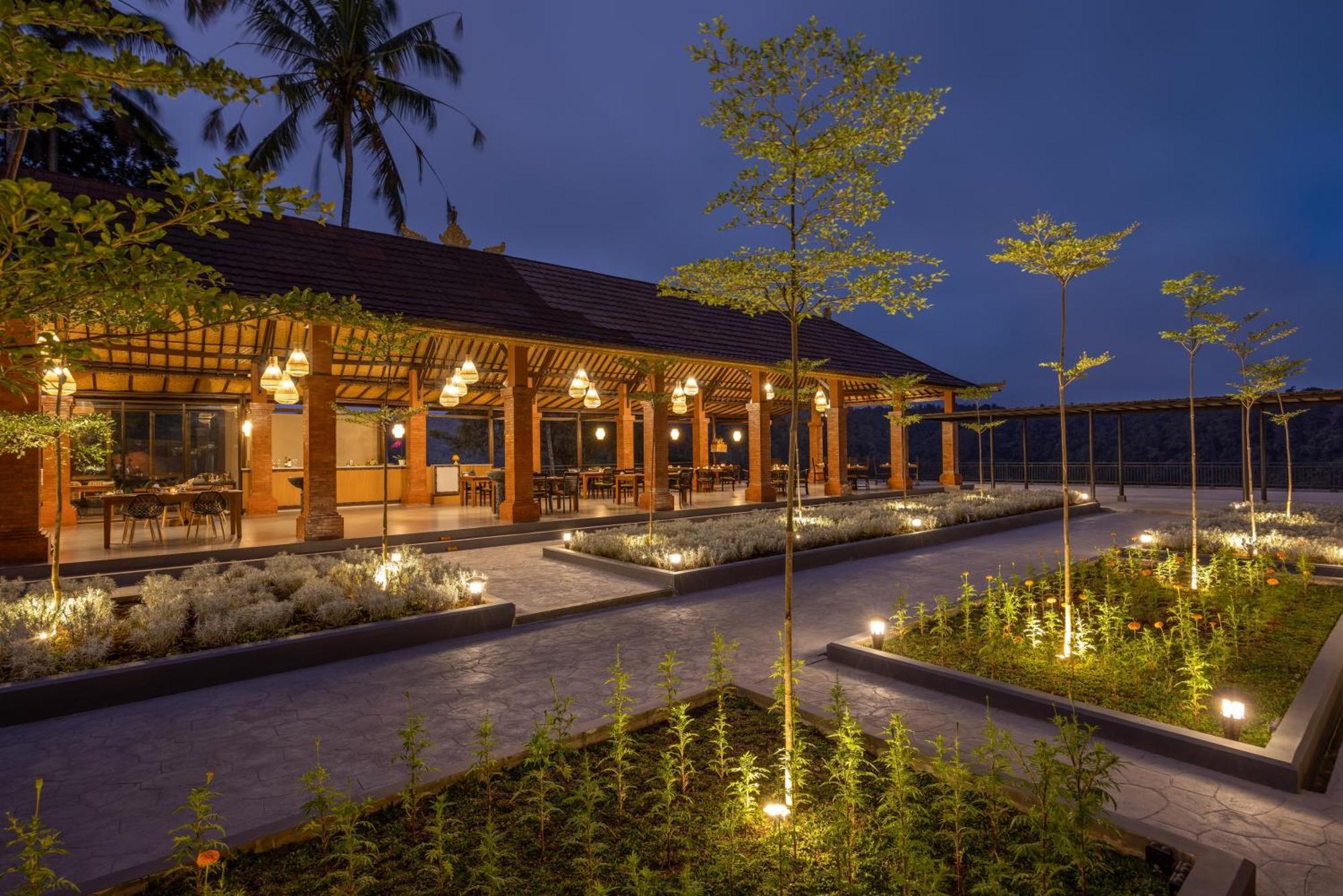 Hotel Tapa Agung View Menanga Esterno foto